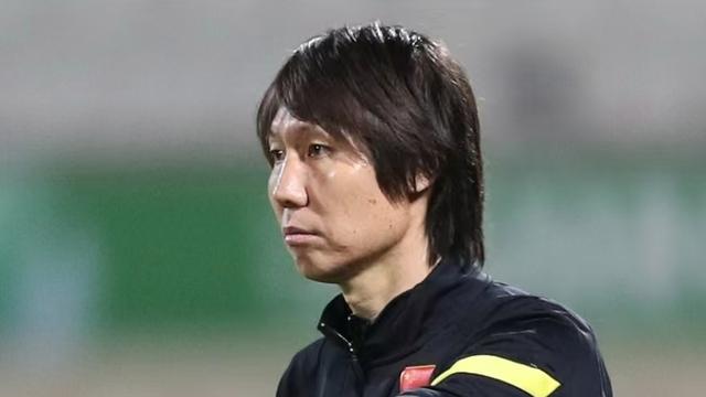 李铁监狱生活细节曝光：必须剪掉长发，可以在监督下踢球！