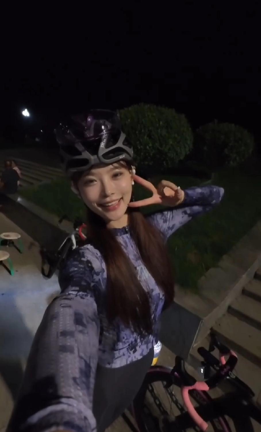 夜骑真的可以治愈一切💜嘘…这是只有夜猫子才懂的快乐!白天的烦恼随风声一键清