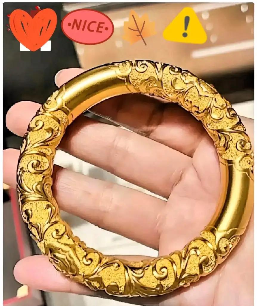 一夜之间，金价彻底失控了10月30号这天，一只99克的镯子要价10万多，