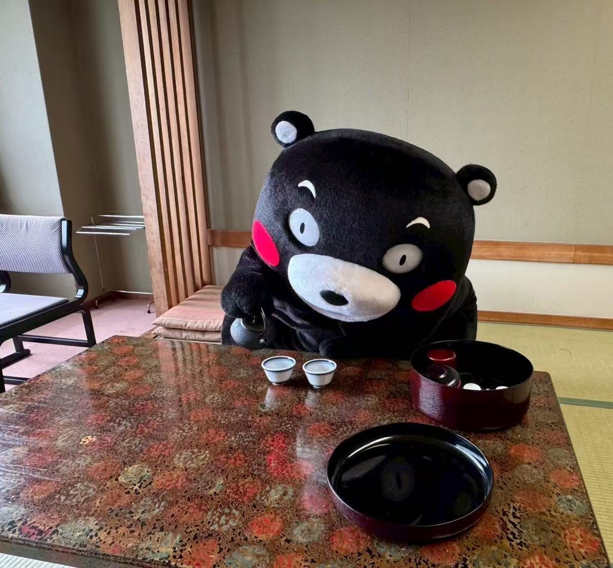 记住上班千万不能生气生气火大，火能克金生气就挣不到钱水能克火，所以上班要划水摸鱼