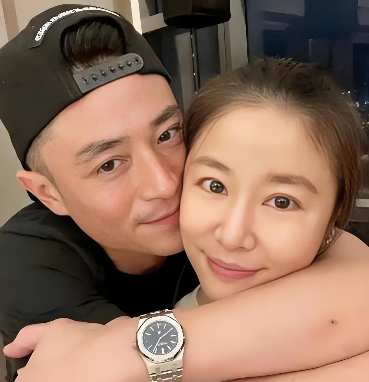 林心如，发文庆祝！ 8月1日，林心如和老公霍建华一起冲上热搜，原因是林心如在