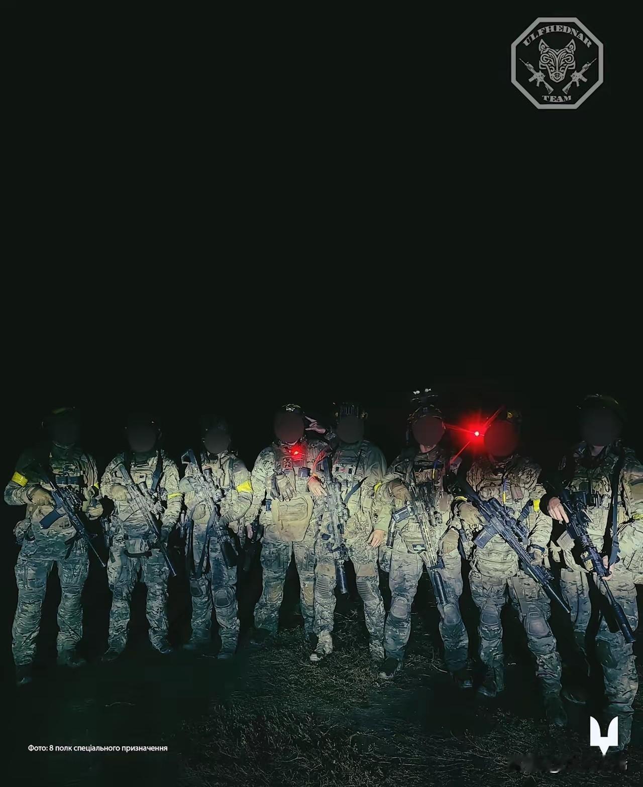在哈尔科夫州的战场上，乌克兰第8特种作战团的战士们刚圆满完成一项特种作战任务，便