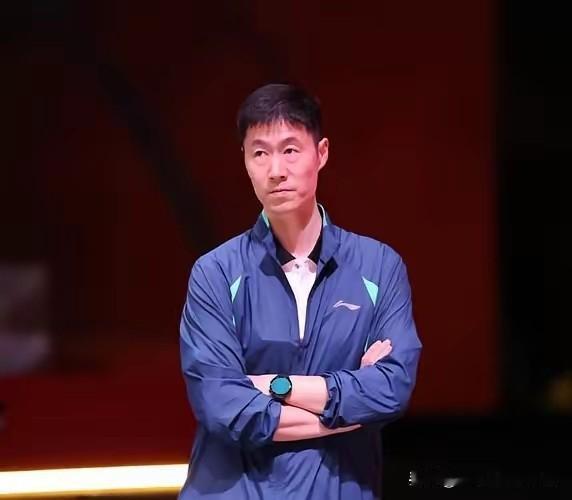 王励勤呀！该出手时就出手吧！你接管国乒队已经半年了。因为你的犹豫不决。当下国乒队