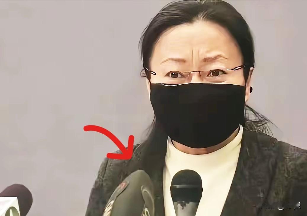 现在知道不讲自由民主了？一位在加拿大的华裔妈妈，看着自己的女儿10岁就染上芬
