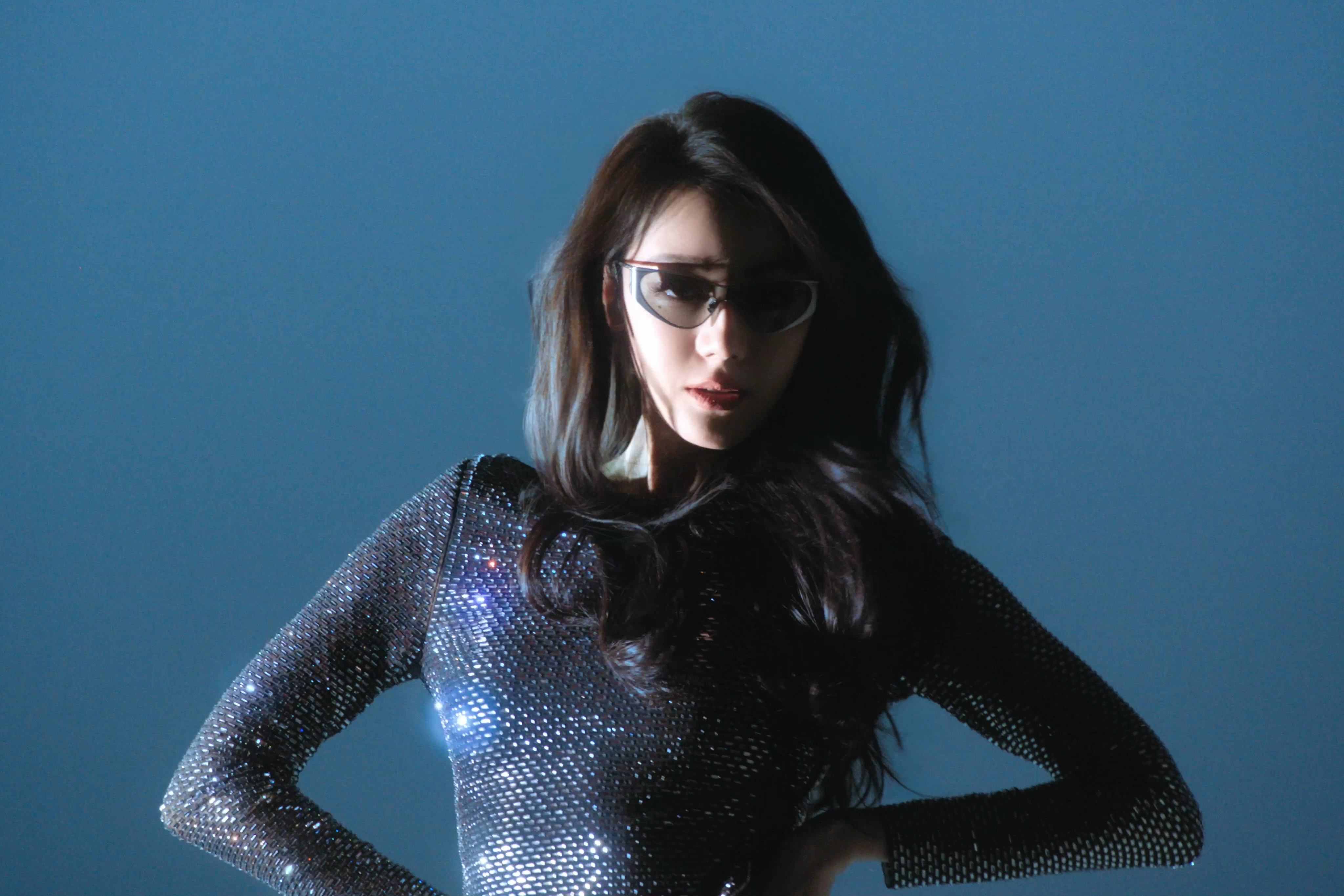 Fakeme和迪丽热巴双向奔赴热巴和时尚单品的契合度真是没得说！各种风格都能完