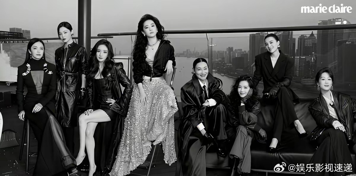 杨幂给刘亦菲当绿叶，冤吗？​封面C位之争，比剧还抓马。​2024年5月《ELLE