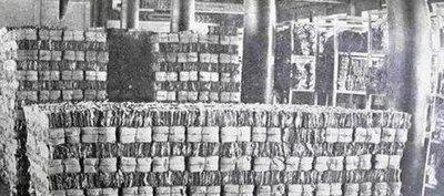 1921年，北洋政府发不出工资，就将故宫内8000麻袋大内档案，以4050银元的