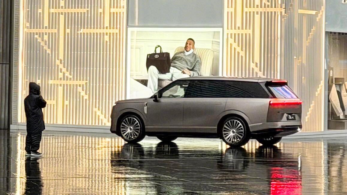 小鹏GX这侧面的视觉，真“大湾区揽胜”。