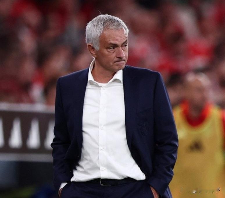 穆里尼奥又放狠话了！本周六，他带着本菲卡主场硬刚葡萄牙体育，来一场里斯本德比。