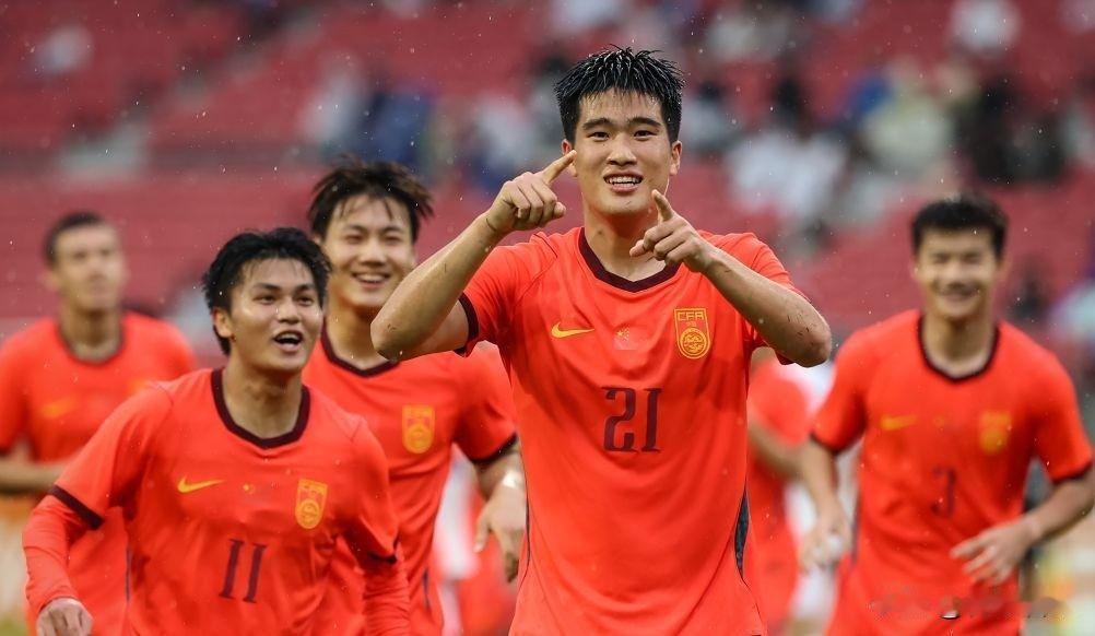 下一个FIFA国际足球比赛日，国足可以与国足亚运队踢两场热身赛。国足亚运队还是