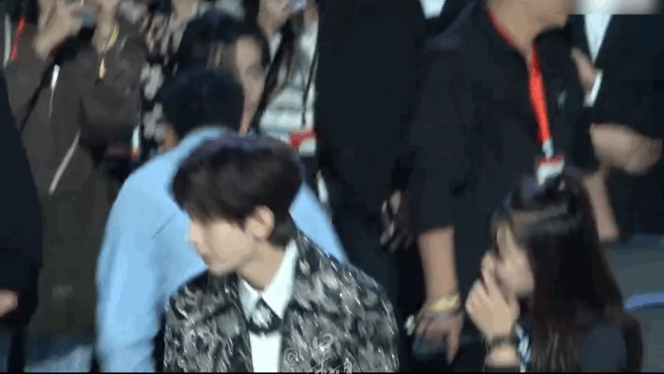 他是永远都不可能登顶的，因为他真的有点小家子气。而且他出现时，很多人对他都挺不屑