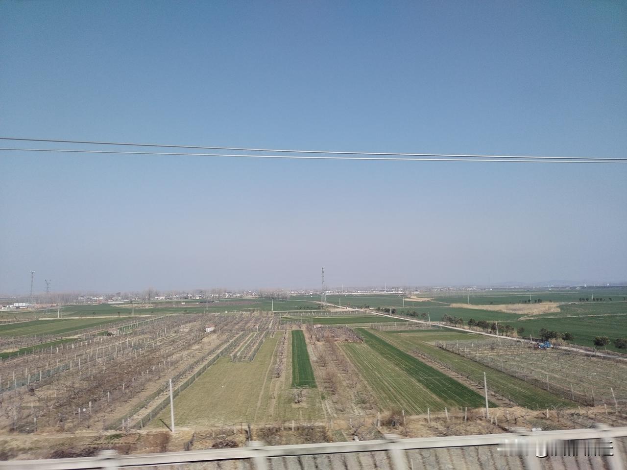 有人艳羡苏北的平原，广袤无垠，坦荡如砥。也有人钟情皖南的群山，青峦含翠，云雾成