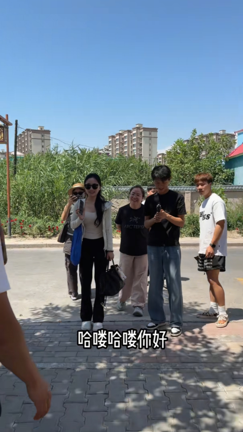 这几个内地网红主播去新疆做客，丢脸丢的全国都知道了！大家都知道新疆有个700多万