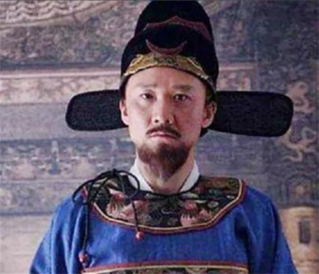 有一天，朱元璋听说一位大臣很老实，他忽然想试探大臣到底是真老实还是假老实？朱元璋