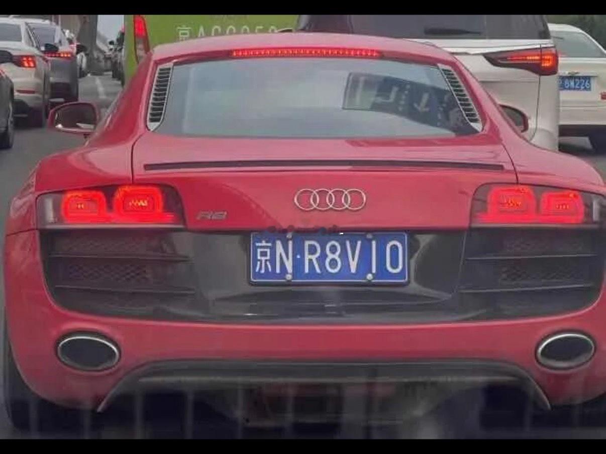 这种车牌号和车型完美契合，简直太幸运了。有没有朋友拍到比这种更好的车牌号发个评论