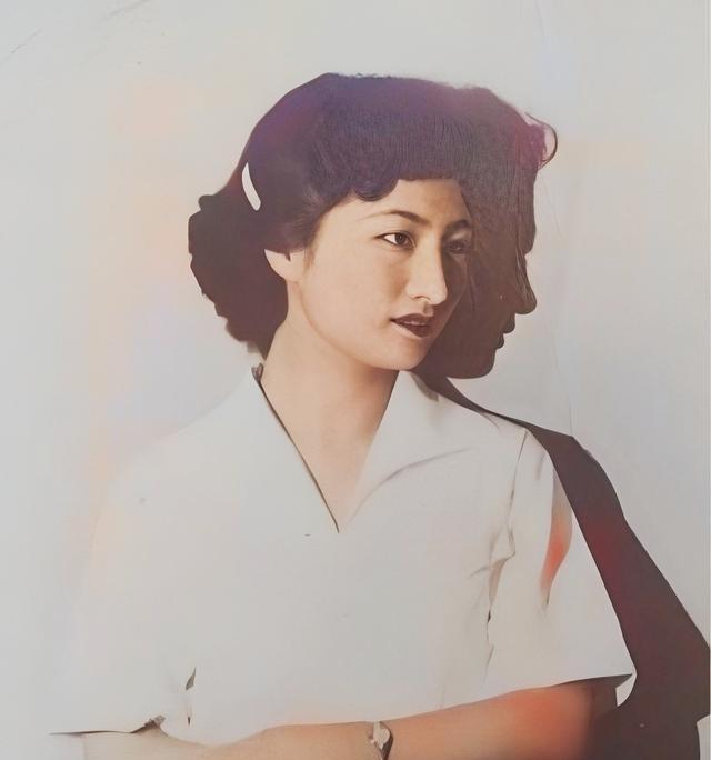 1978年，一伙人突然闯入一户农家，将家里的女人带走，正当女人的丈夫一头雾水的时