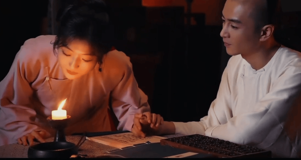 陈晓孙千感情戏全靠临场发挥当陈晓谈论与孙千对手戏时：哪用设计！真听真看真感觉，实