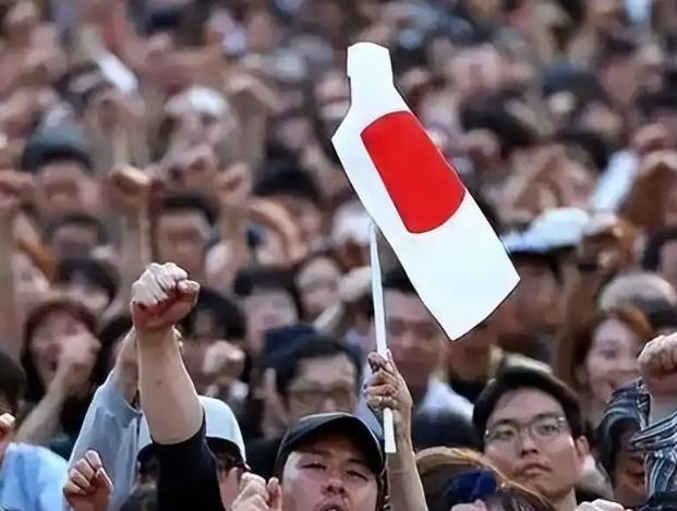 一位日本华人曾经表示“讲实话，中日如果开战，中国是打不过日本的，日本武器领先中国