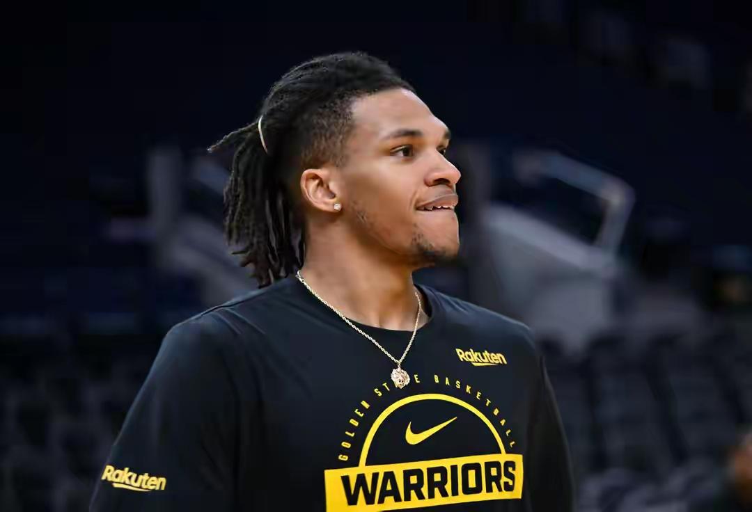 无奈，勇士下季不得不舍去的球员！众所周知，勇士现状，老弱病残，阵容畸形，竞争无