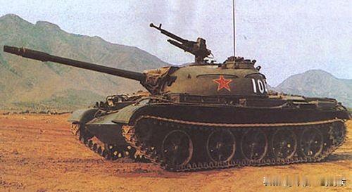 我一个大学同学，脚被坦克车碾压过。当然只是一点点！许多人推车，因为坦克挡路了