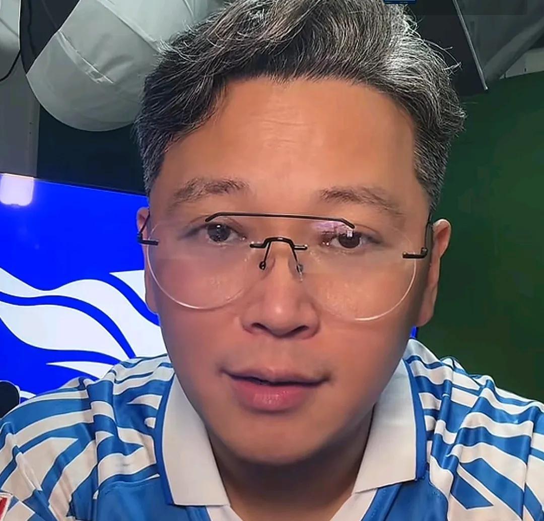 解说员周亮承认，上海申花如果请海港主帅穆斯卡特来执教，早就拿中超冠军了。在直播