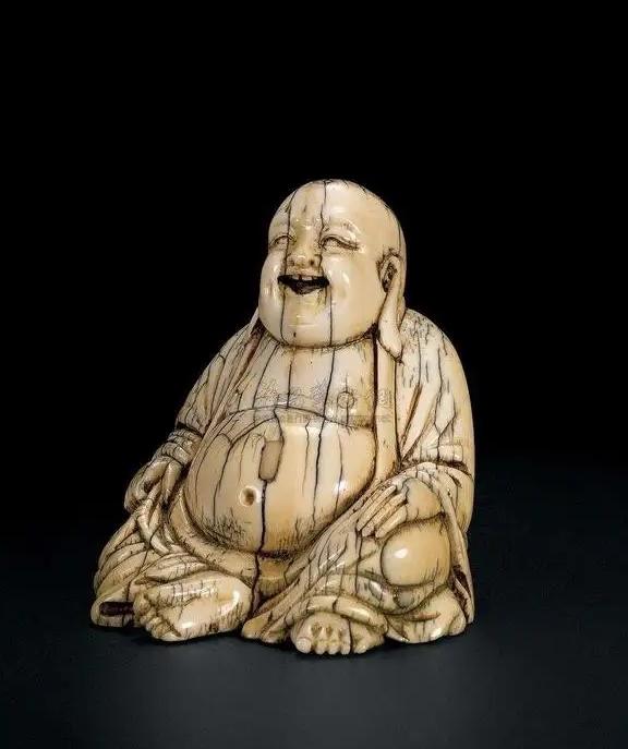 1930年，安西榆林窟道长马荣贵，突然告诉徒弟郭元亨一个惊天秘密，并再三叮嘱他：