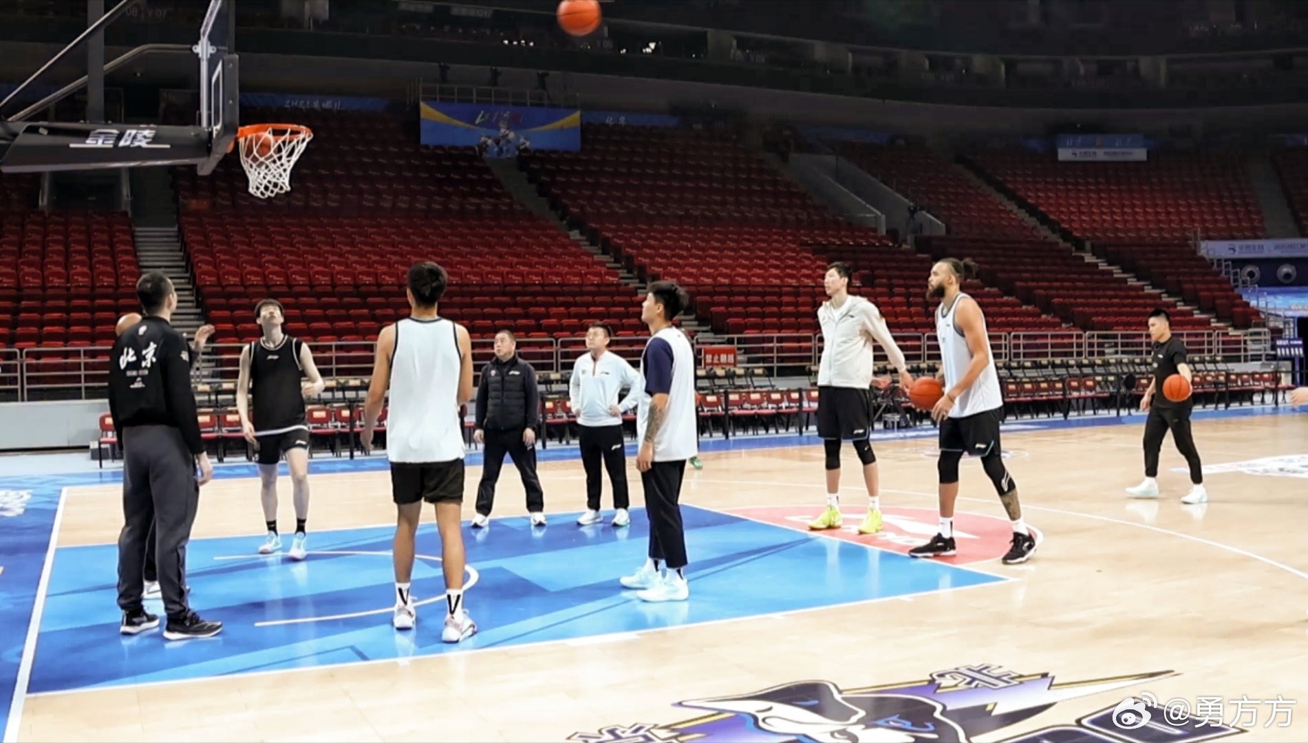 北京男篮vs浙江男篮浙江其实跟福建和吉林比较相似，因为内线相对薄弱，所以一定还