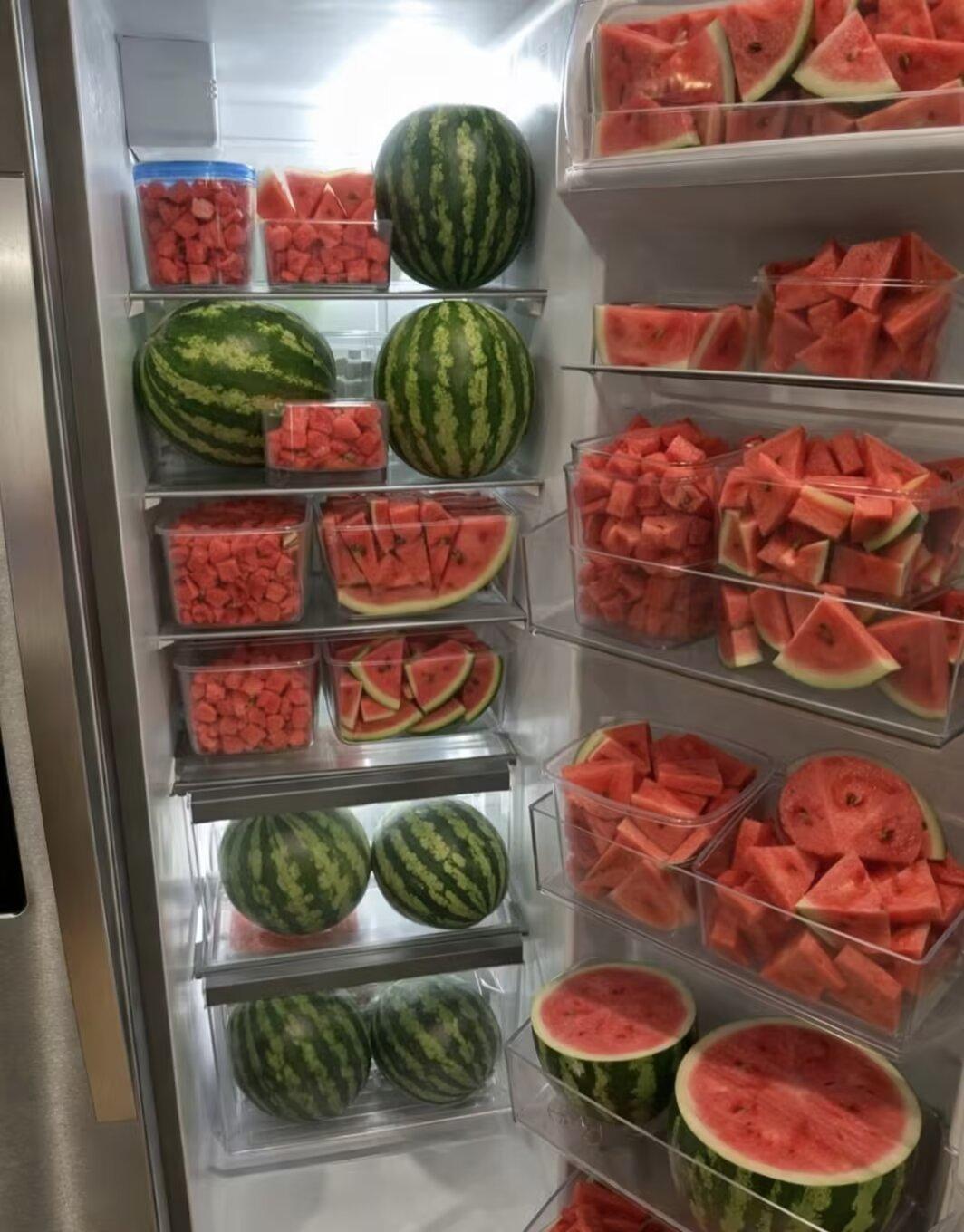 天气热了，请大家吃西瓜🍉