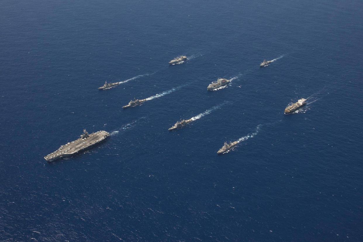 被无视的万人大军：美国在霍尔木兹，输给了一种“降维战略”十五艘军舰、数十架战