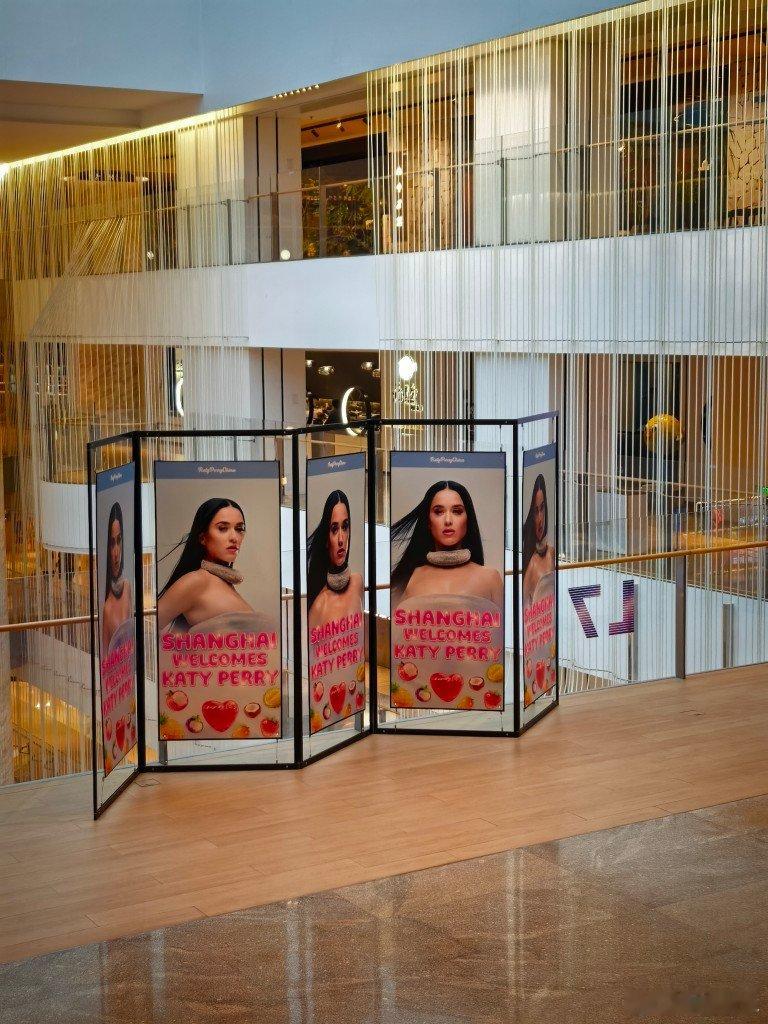 水果姐的粉丝还得加油，看看易烊千玺的排面