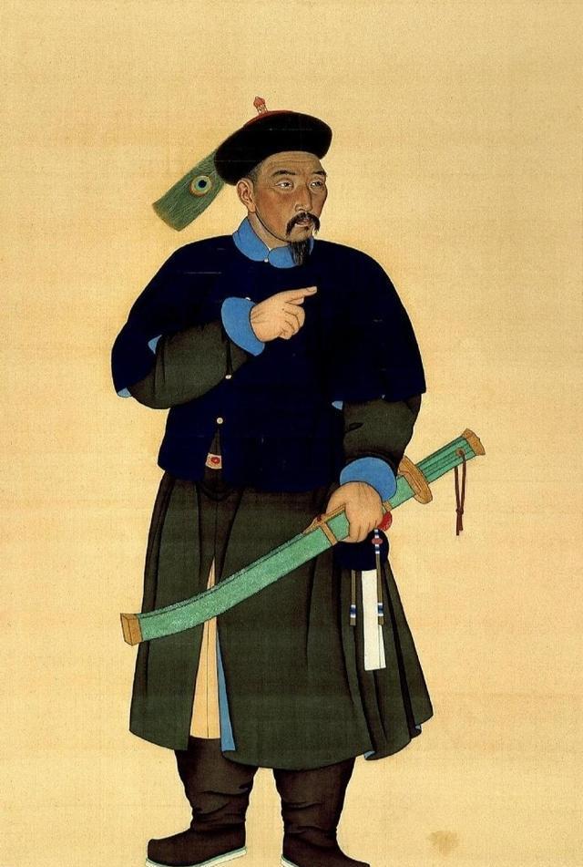 清康熙时期，一名侍卫只站岗不言语，从不与皇子搭话，康熙帝却悄悄留意，而且这位侍卫