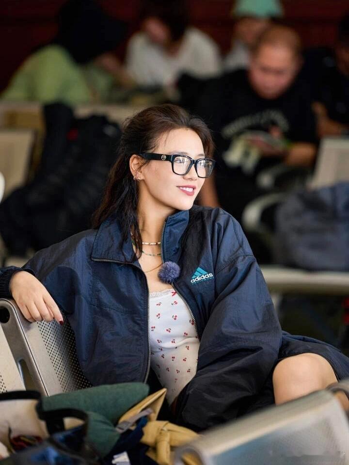 马思纯女人中的女人看马思纯划船果断指挥的样子,真是又帅又可爱,这波女子力我直接圈