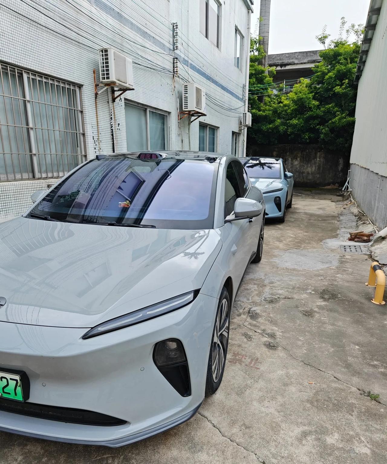 #理想和蔚来哪个车好#我个人觉得增程理想好，纯电蔚来好。首先理想开创了增程