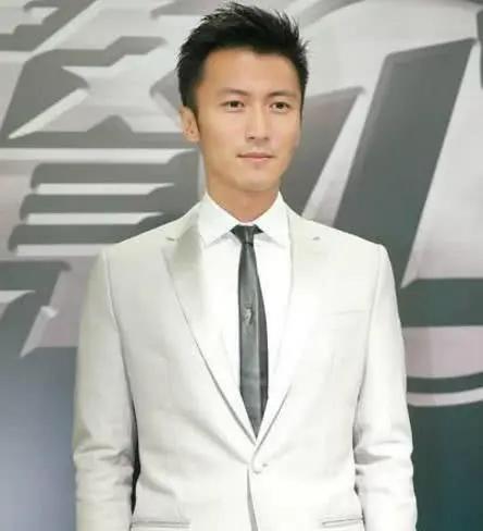 2014年，主持人问谢霆锋icon:“你有没有试过最穷的日子？”谢霆锋说:“有，
