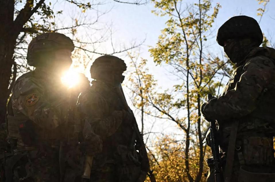 随着“黑鹰”坠落，乌军试图在红军城部署特种部队的计划已经失败。也可以说，红军城乌