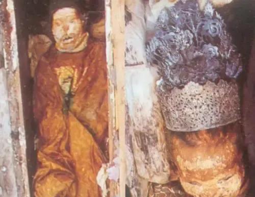 马王堆辛追夫人是湿尸代表，但在上世纪90年代，湖北荆门曾出土一具比辛追夫人早30