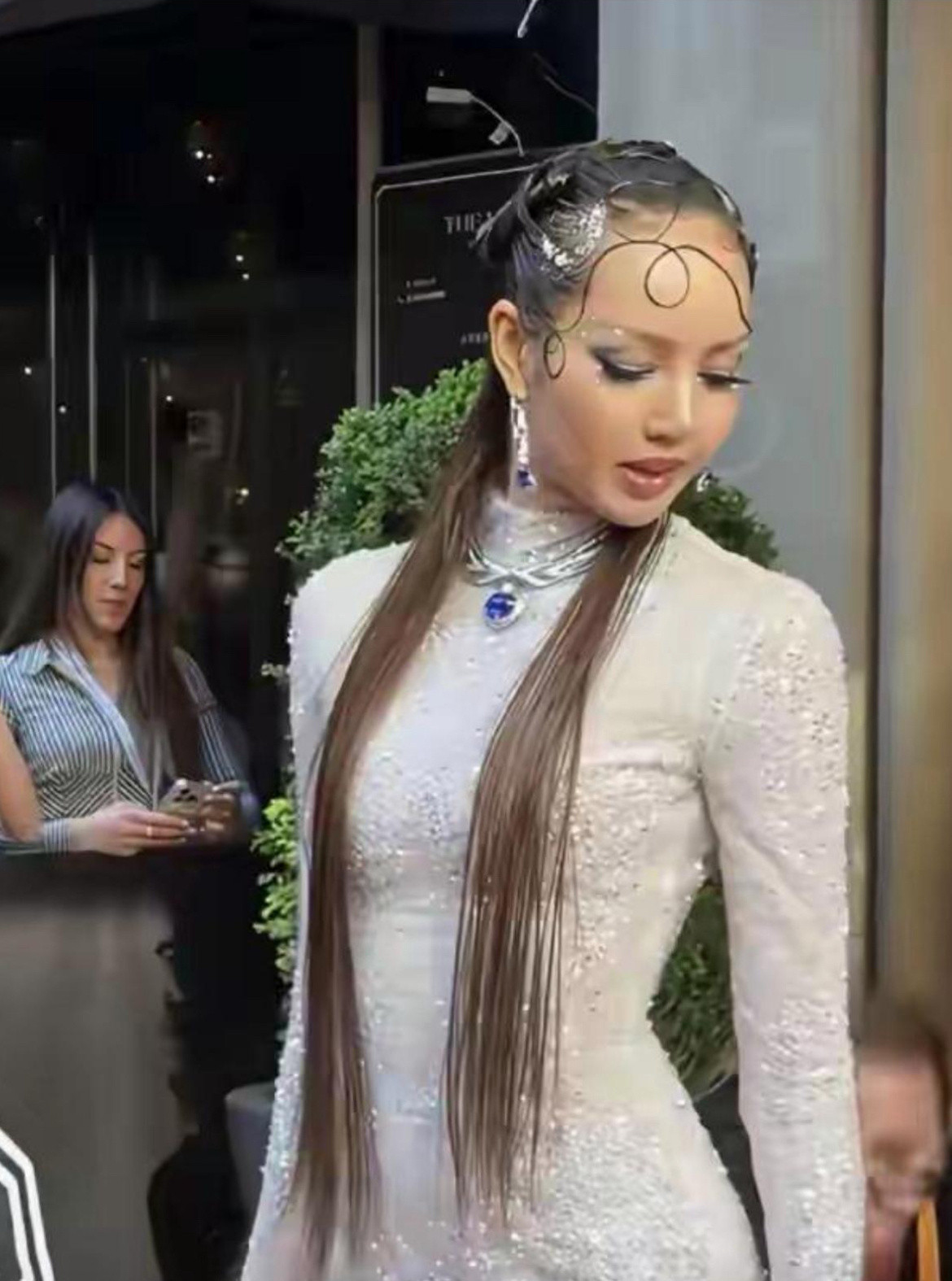 Lisa头发都快掉光了，这是设计吗？果然富豪圈也不好混啊