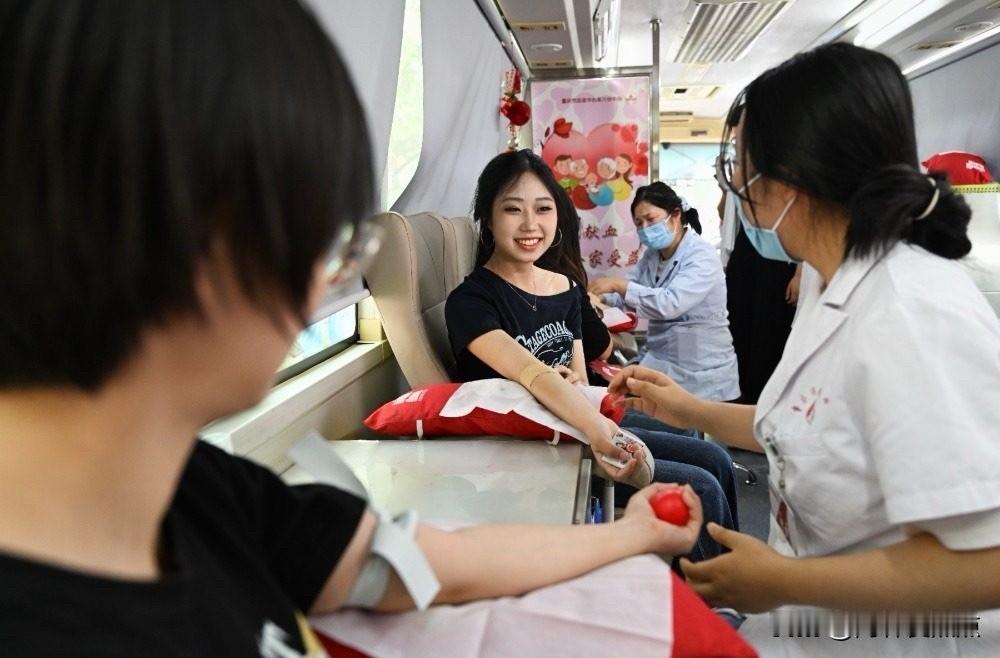 这东西居然拿来赚钱！😒刚上一条夸了这个地方格局大，居然这么快就翻车了。[灵