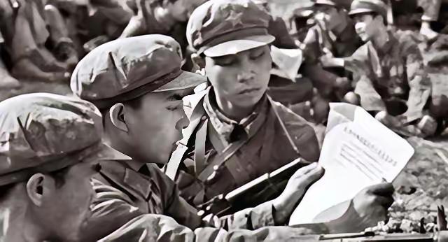 1979年，黄干宗被两个越南女兵抓走，他已经做好赴死的准备，谁知女人却说：“我们