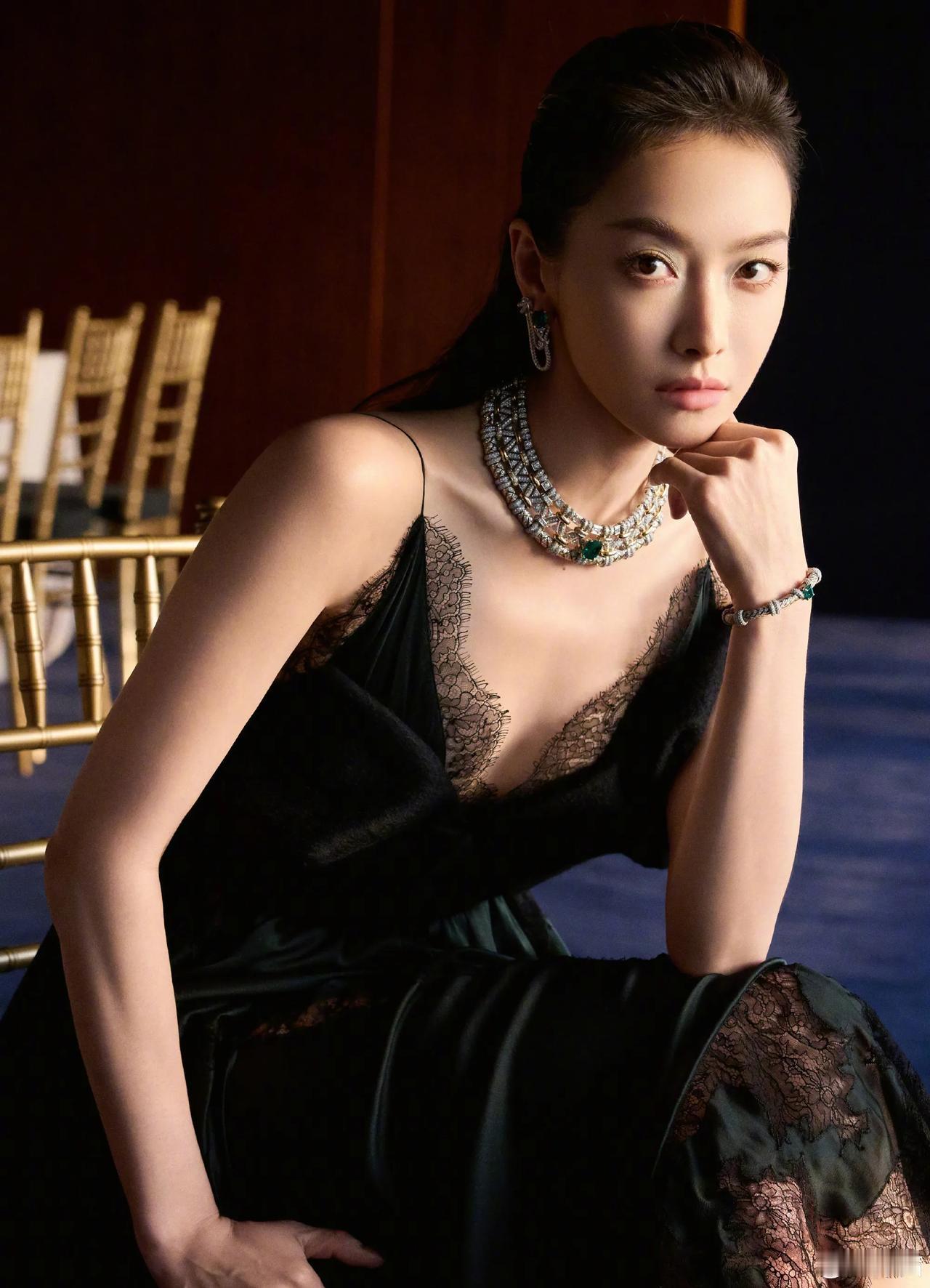 轻吻美人颈间，共谱绝代风华[滑稽笑]宋茜娱乐