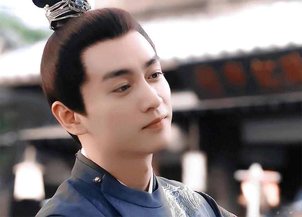 陈晓顶级东方骨相人总是会在不同时间，反复爱上陈晓，顶级的东方骨相，忧郁的眼神，