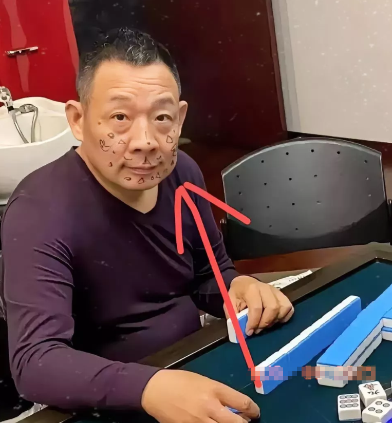 于东来这次捅了马蜂窝。他怎么也不会想到，刚宣布新店给服刑人员留2%岗位，