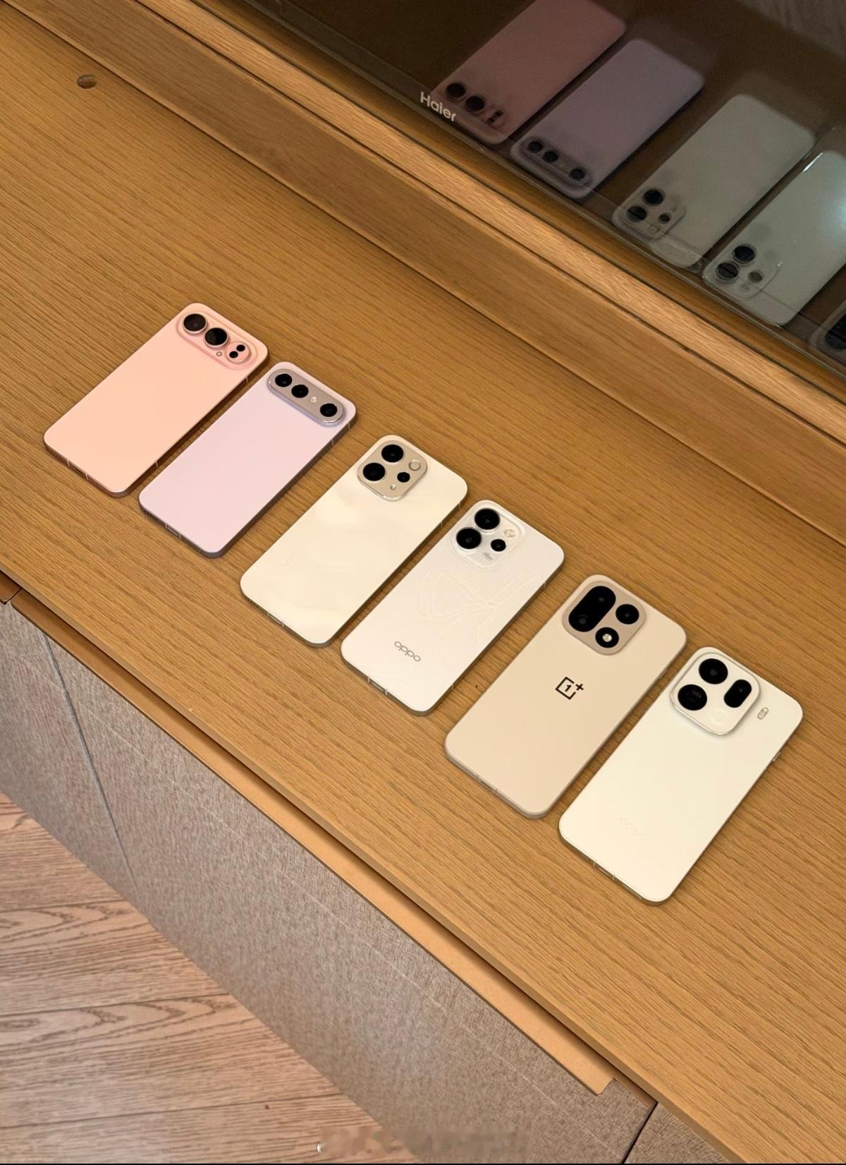 高情商：好的设计都是心有灵犀低情商：抄的iPhone新机来了