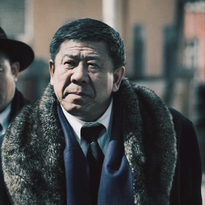 演员程煜，在悬崖中扮演老谋深算的高彬，有人说，其他谍战剧里的人物，但凡拉垮一点，