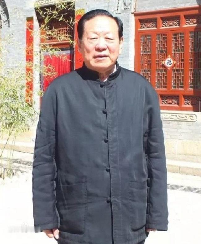 1990年，李鹏总理打电话给国家能源部副部长胡富国：“老胡啊，我今天看了