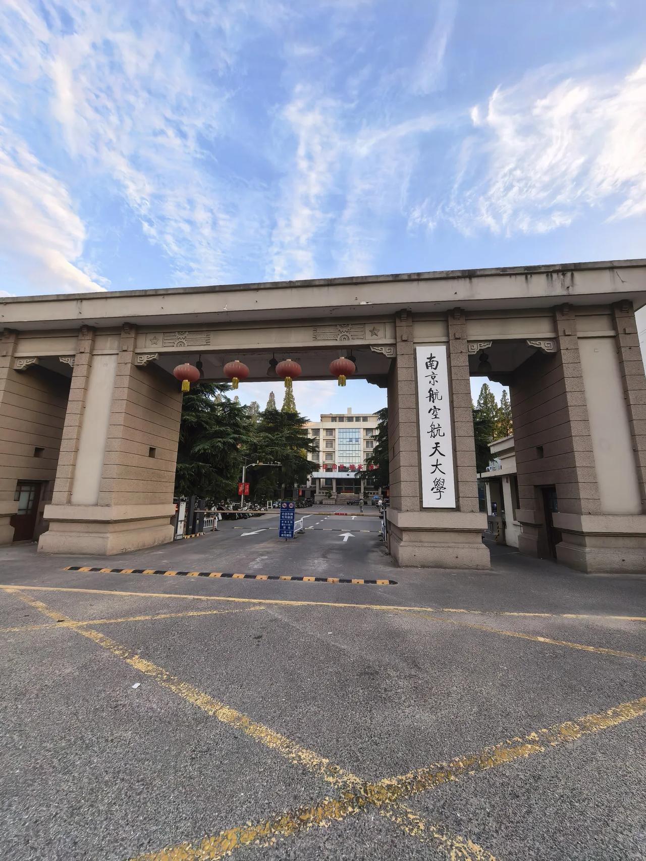 AI复盘:京东方A股今日走势情况及展望一、今日行情表现京东方A股今日放量