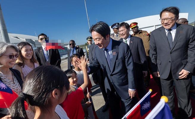 民进党当局把赖清德偷渡行为与美国总统拜登、特朗普秘密视察伊拉克、阿富汗相提并论，