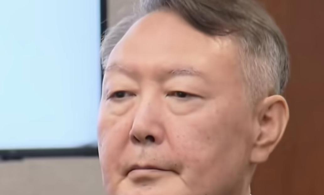 谁也没想到，曾经端坐权利巅峰的尹锡悦，出庭时提出一个最大的心愿，只是想换一间稍好