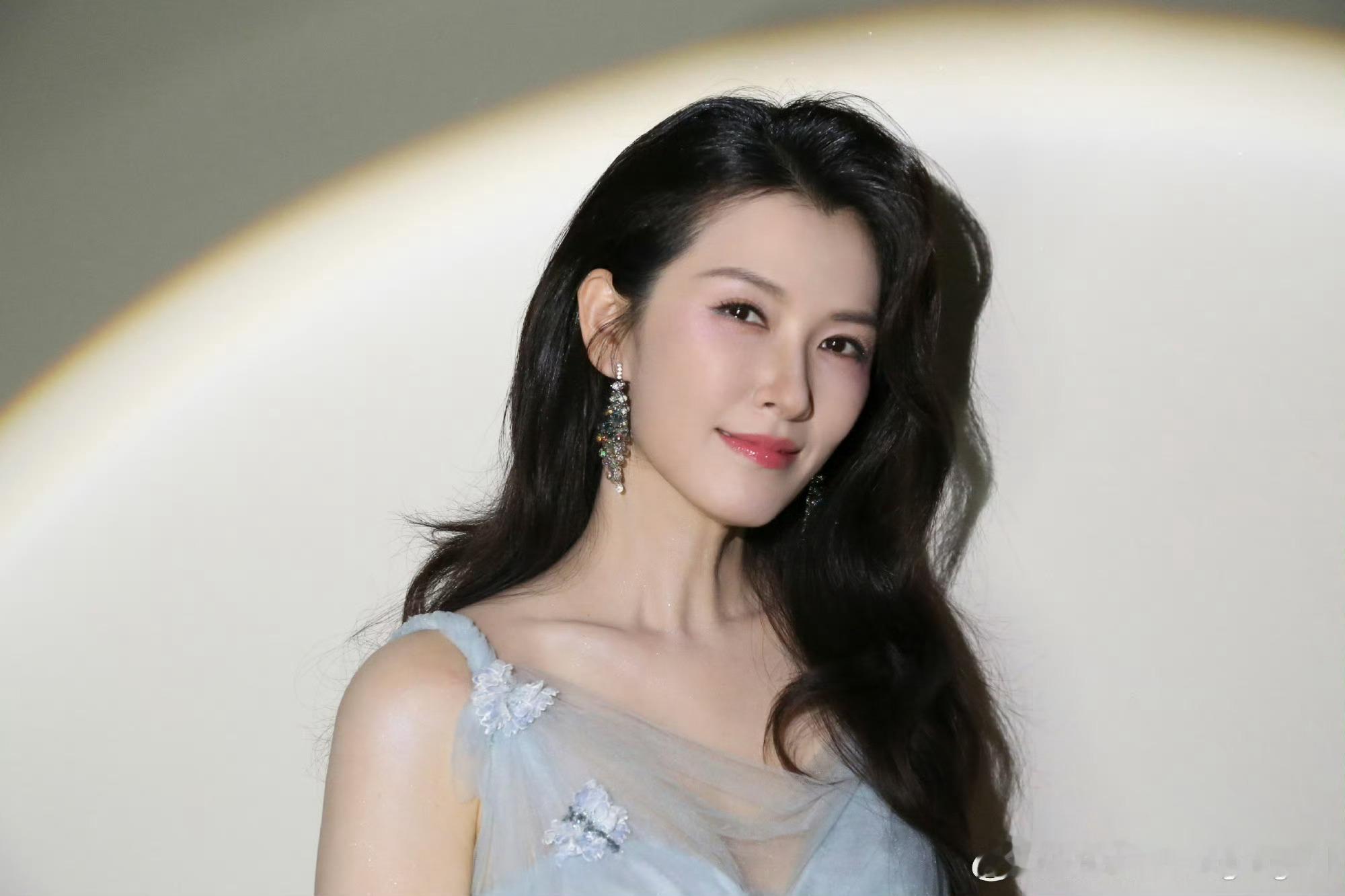 我被这个徐洁儿美晕了徐洁儿是海的女儿吧徐洁儿是海的女儿吧！我真的要被她美晕了！