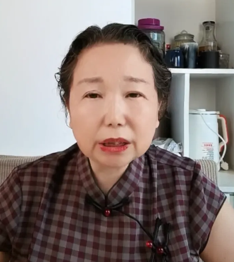 终于知道许敏老姚去北京的目的了！许敏今天发了去北京的视频，杜大娘赶紧发视频回